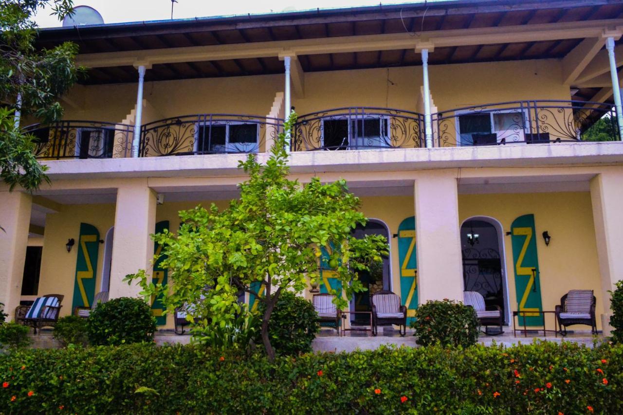 Habitation Des Lauriers Hotel Cap-Haitien Exterior photo